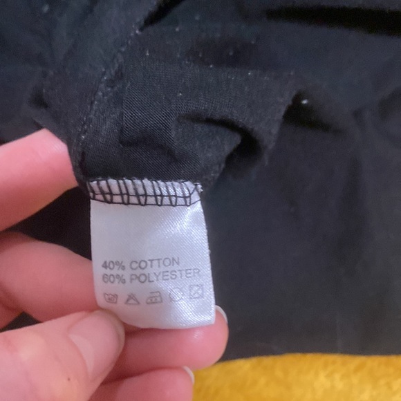 Black dress with slit up leg - Picture 6 of 6